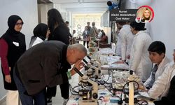 Ankaralı öğrencilerden DNA gününde DNA deneyi