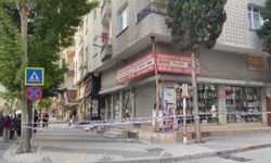 Bahçelievler'de destek demiri eğrilen bina boşaltıldı