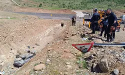 Bingöl'de otomobil dere yatağına devrildi; 7 yaralı