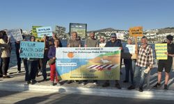 Bodrum’da kaçak iskeleler protesto edildi