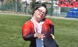 Down sendromlu milli sporcu Selin: Lütfen eve kapanmayın, benim gibi engelleri aşın