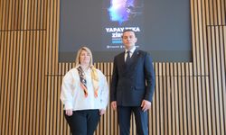 İş insanları yapay zeka ile yol haritasına hazırlanıyor