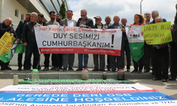 Gerede Çayı’ndaki kirliliğe tepki gösterip adliye önünde gıyabi cenaze namazı kıldılar