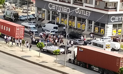 İzmir'de otomobile tüfekli saldırı; 3 ölü, 1 yaralı