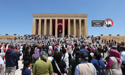 19 Mayıs coşkusu Anıtkabir'de yaşanıyor