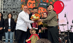 Binlerce balon Ali Asaf için uçuruldu