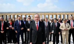 Gençlerbirliği camiası, Anıtkabir'i ve İlhan Cavcav'ın mezarını ziyaret etti
