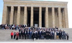 Gençlerbirliği kupayı Anıtkabir’e ve İlhan Cavcav’ın kabrine götürdü