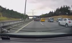 Eyüpsultan'da makas atan otomobilin yaptığı kaza kamerada