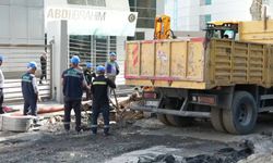 Sarıyer'de çöken yolda alt yapı çalışmalarının hafta sonuna kadar tamamlanması bekleniyor