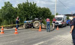 Traktörle motosiklet çarpıştı; 3 ölü
