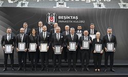 Serdal Adalı ve yönetimi, mazbatalarını aldı