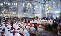 Fatih Camisi'nde 81 hafız için icazet töreni yapıldı