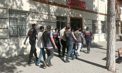 Kendilerini bankacı olarak tanıtıp, 144 bin lira dolandırdılar; 4 tutuklama
