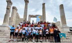 Bisiklet tutkunları, pedallarını çocuklar için çevirdi