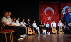 Kursiyerler yılın emeğini sahneye taşıdı