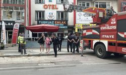 Emlak ofisinde çıkan yangında 6 kişi dumandan etkilendi