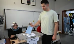 Ankara'da seçmenler muhtarlık seçimi için sandığa gitti