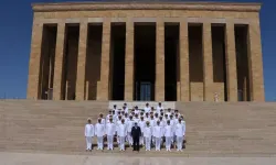 Sahil Güvenlik Komutanlığı'ndan Anıtkabir'e ziyaret