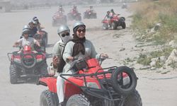 Yerli turistler Bayram tatilinde Kapadokya'yı doldurdu