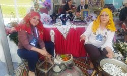 Ankara'daki festivalde ipek iğne oyaları tanıtıldı