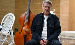 Metin Belgin 'Kontrabas'la 33 yıldır sahnede