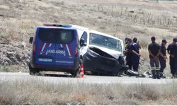 Ankara'da hafif ticari araçla otomobil çarpıştı: 1 ölü, 1 yaralı