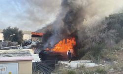 Bodrum'da, açık depo alanındaki yangın söndürüldü
