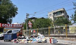 Buca'da grevin 4'üncü gününde sokaklarda çöp yığınları oluştu