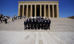 Beşiktaş yönetimi Anıtkabir'i ziyaret etti