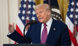Trump, ithal otomobillerin vergisini artırabileceğini söyledi
