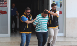 Aynı sokaktaki 7 aracın lastiğini, komşularını sevmediği için patlatmış