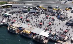 Eminönü'nde bayram yoğunluğu havadan görüntülendi