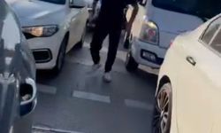 Maltepe'de trafikte tartıştığı kadın sürücüye çocuklarının yanında saldırdı