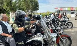 Konya'da motosiklet tutkunları huzurevini ziyaret etti