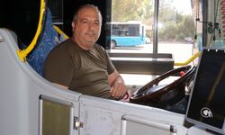 Otobüsünde unutulan 10 bin liranın bulunduğu çantayı yetkililere teslim etti