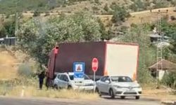 TIR yayalara çarptı: 1 ölü, 1 yaralı