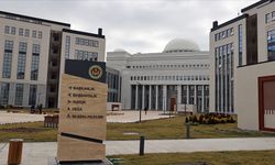 Yargıtay, evinin çevresinde dolaştığı kadına çiçek gönderen kişiye "cinsel taciz"den verilen cezayı bozdu