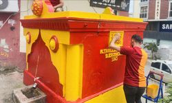 "Şampiyon Çeşme" bu yıl yine Galatasaray'ın renklerine boyandı