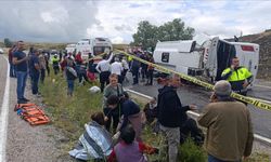 Yozgat'ta cenaze töreninden dönenleri taşıyan midibüs devrildi: 2 kişi öldü, 15 kişi yaralandı