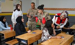 Van'da jandarma timleri 64 bin 124 öğrencinin gönlüne dokundu
