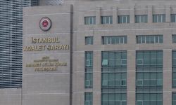 İBB'ye yönelik yolsuzluk soruşturmasında gözaltına alınan 2 şüpheli adliyede
