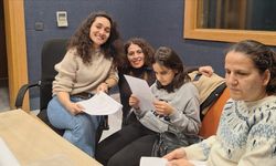 Görme engelli çocuklar, İstanbul Üniversitesi'nde radyo tiyatrosu seslendirdi