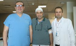 Parkinson hastası, 14 yıllık titreme ve yürüyüş bozukluğundan beyin piliyle kurtuldu