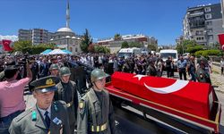 Şehit pilot Maden, İzmir'de son yolculuğuna uğurlandı