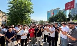 3’üncü Lig futbolcularından, Gençlik ve Spor Bakanlığı önünde basın açıklaması