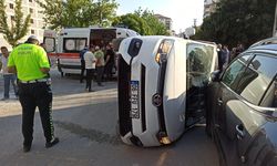 Ankara'da hafif ticari araçların çarpıştığı kazada 2 kişi yaralandı