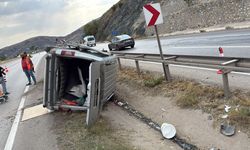 Kırıkkale'de devrilen hafif ticari araçtaki 1 kişi öldü, 1 kişi yaralandı