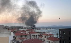 Çeşme'de demirli teknede çıkan yangın korkuttu