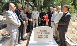Vecihi Hürkuş kabri başında anıldı